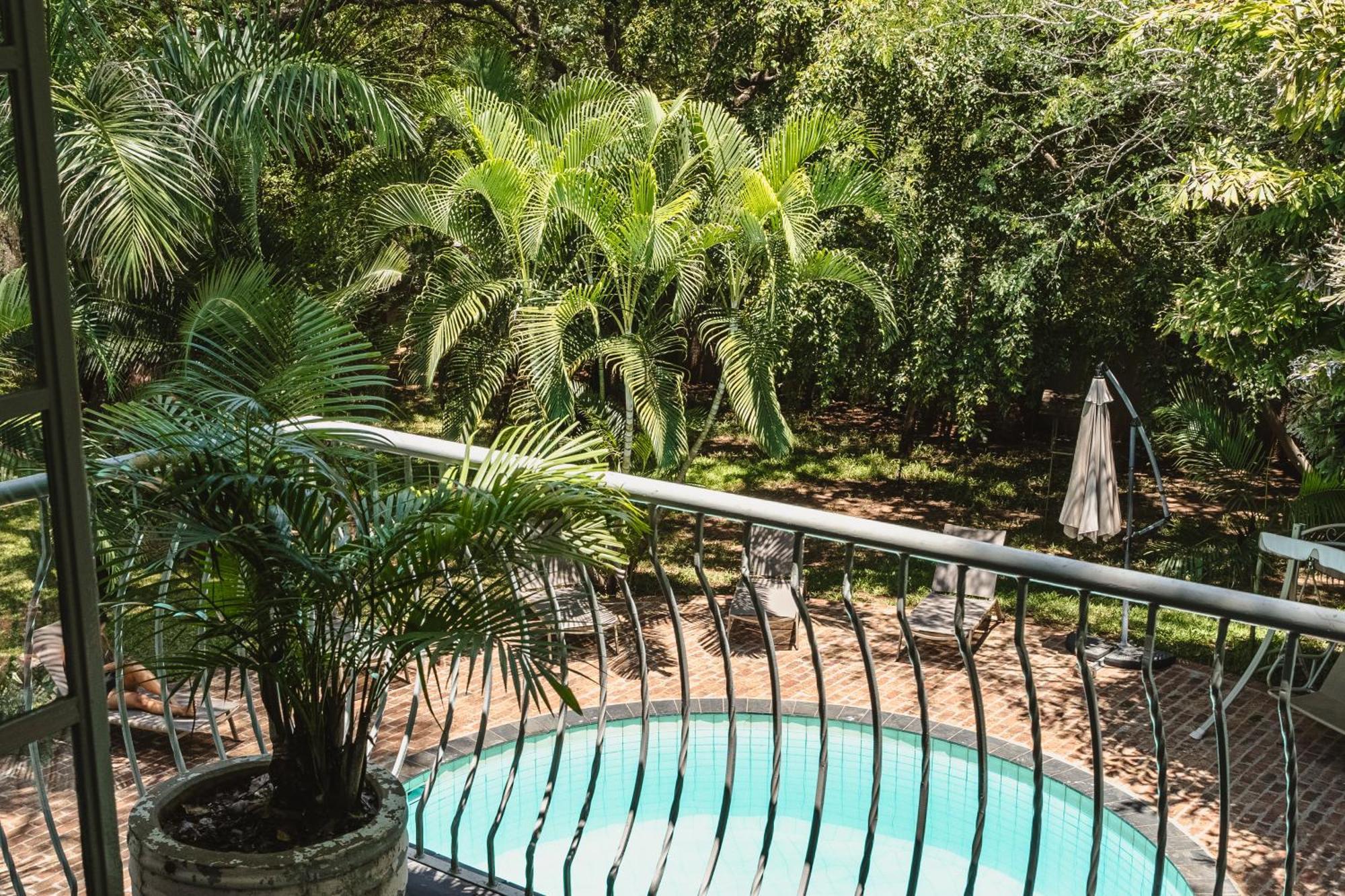 Jacaranda Lodge Victoria Falls Esterno foto