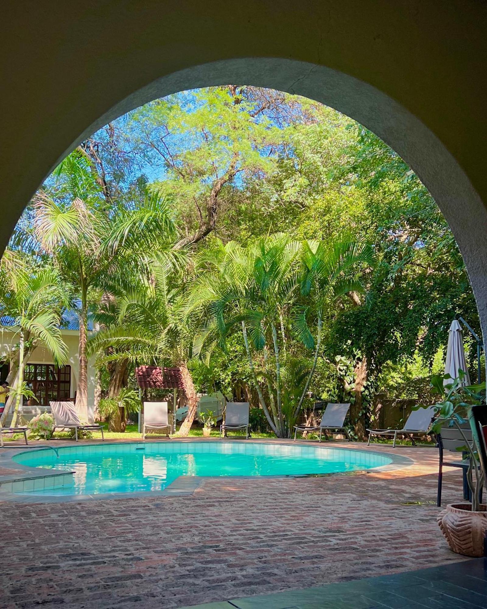 Jacaranda Lodge Victoria Falls Esterno foto